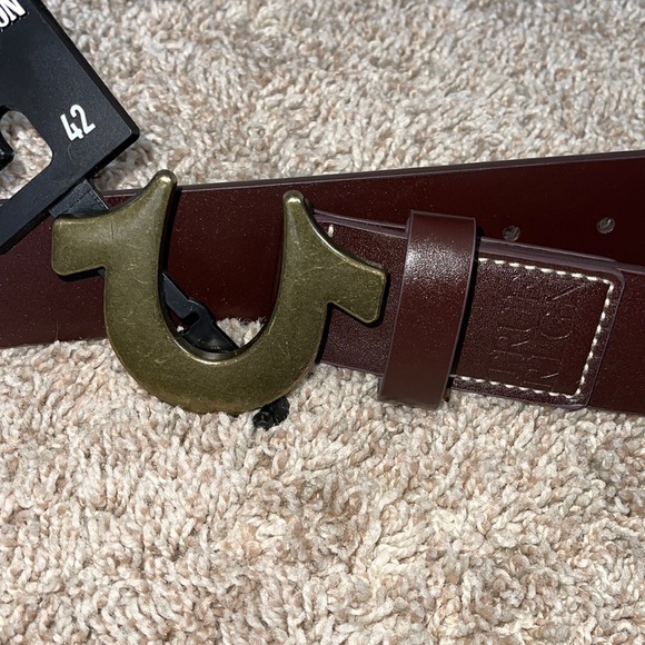 True Religion | Horseshoe Buckle Belt - Picture 4 of 8